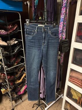 Levi's Women’s High rise straight jeans in dark blue